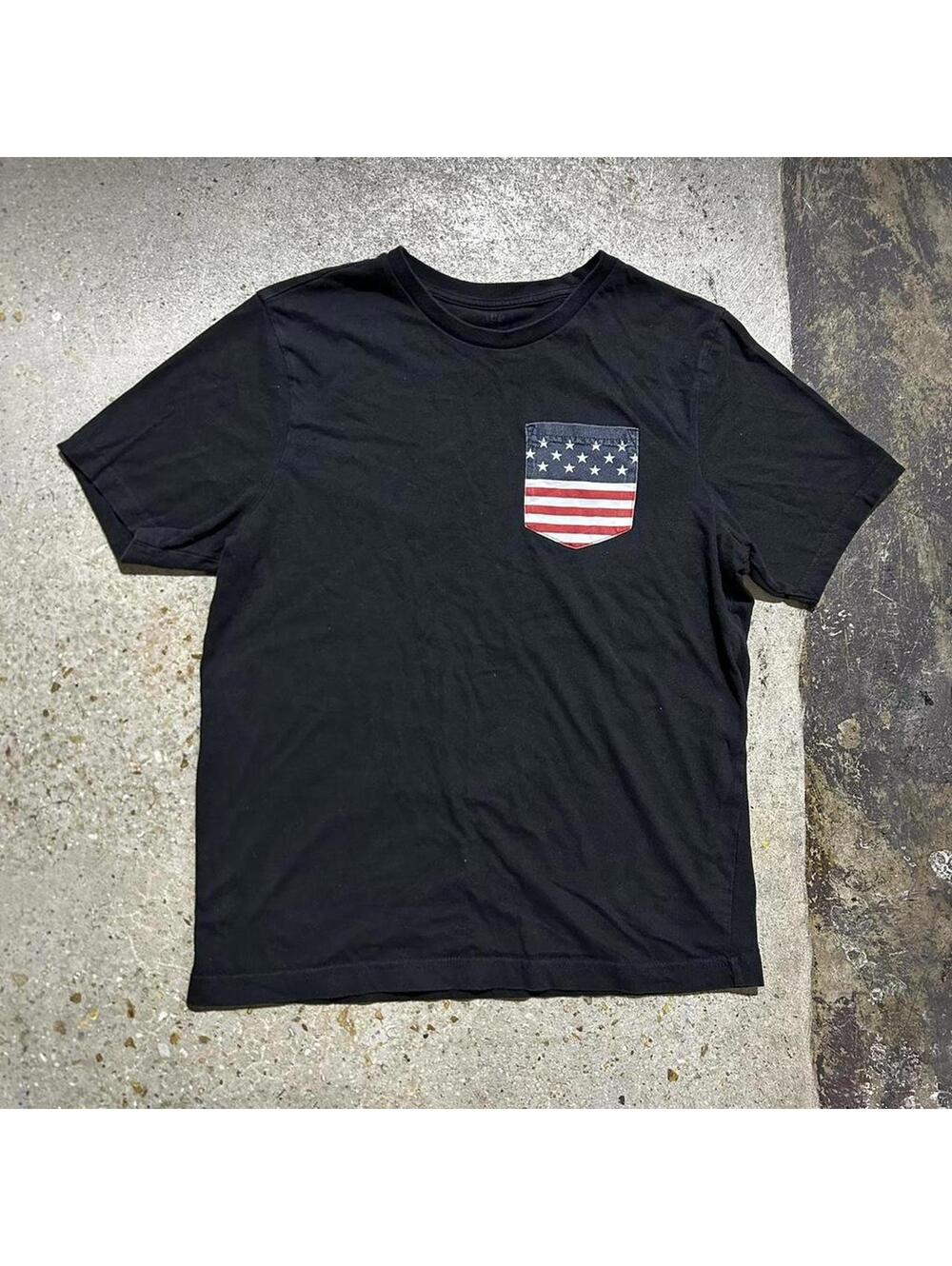 Black perfect fitting cropped tee shirt with American flag style front breast